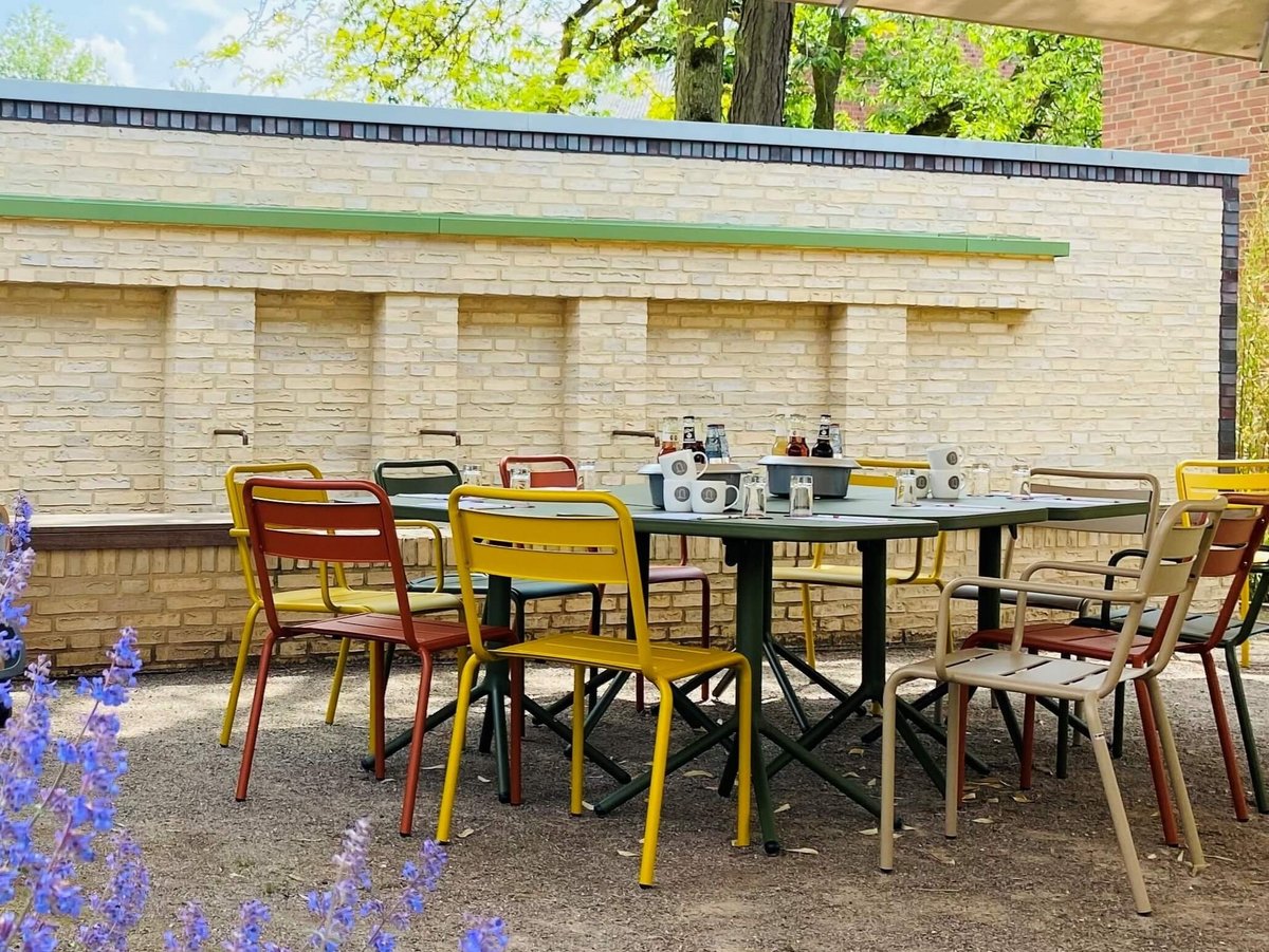 Block im Outdoor Meetingraum 