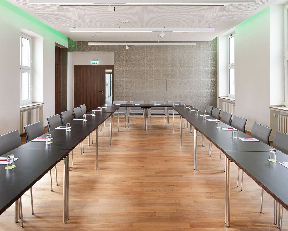 U-Form im Raum Quader